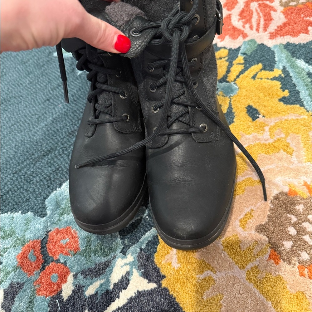 UGG Black snow boots - Picture 7 of 9